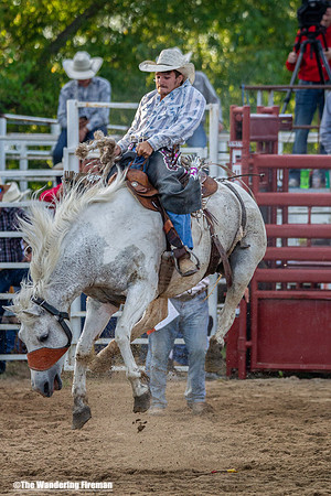 Leon Iowa rodeo rough stock bare back riding event