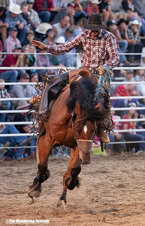 Leon Iowa rodeo rough stock bare back riding event