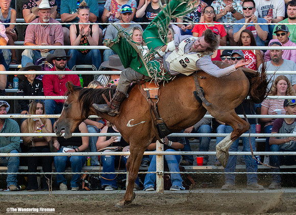 Leon Iowa rodeo rough stock bare back riding event