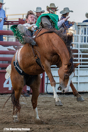 Leon Iowa rodeo rough stock bare back riding event