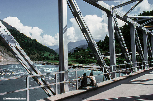 A bridge over a river to Jiri
