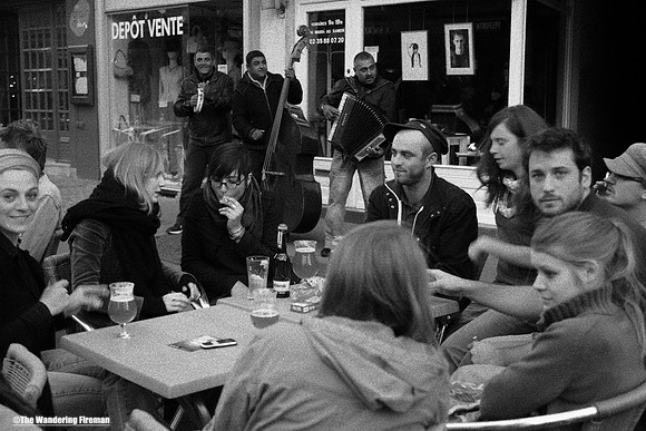 Buskers on a Bayeux street scene