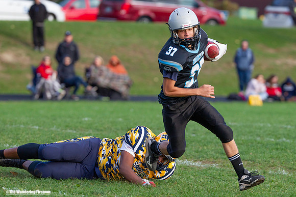 Escaping a tackle in football