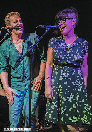 Backup singers for Kelly Knight and the Daze