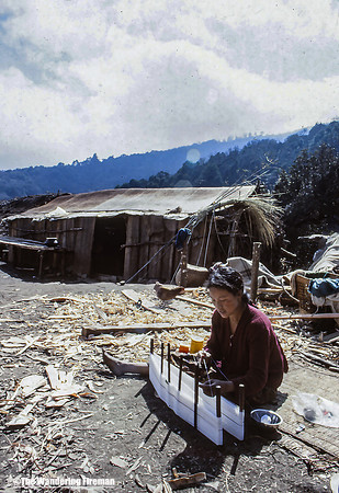 Female craftsperson on the Nepalese Trail