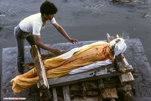 Funeral Pyre set in new Delhi