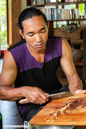 Preparing a traditional spicy Balinese dinner