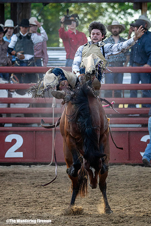 Leon Iowa rodeo rough stock bare back riding event
