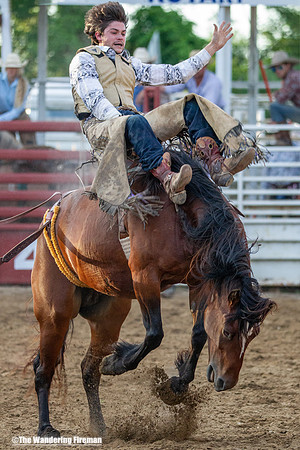 Leon Iowa rodeo rough stock bare back riding event