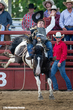 Leon Iowa rodeo rough stock bare back riding event