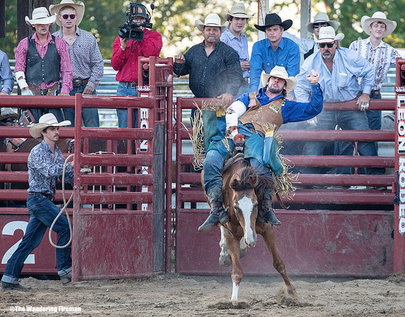 Leon Iowa rodeo rough stock bare back riding event