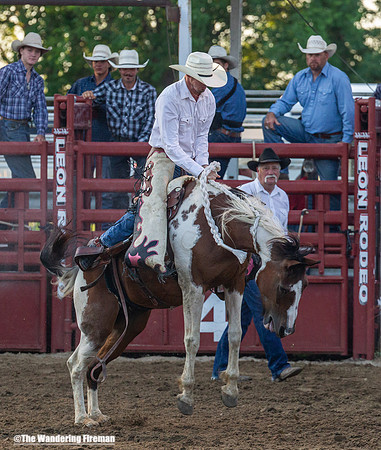 Leon Iowa rodeo rough stock bare back riding event