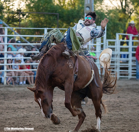 Leon Iowa rodeo rough stock bare back riding event